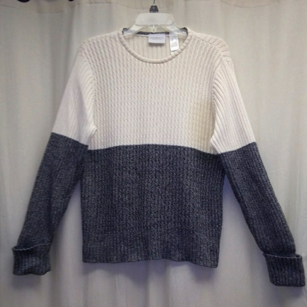 Liz Claiborne Sweater. Size Large